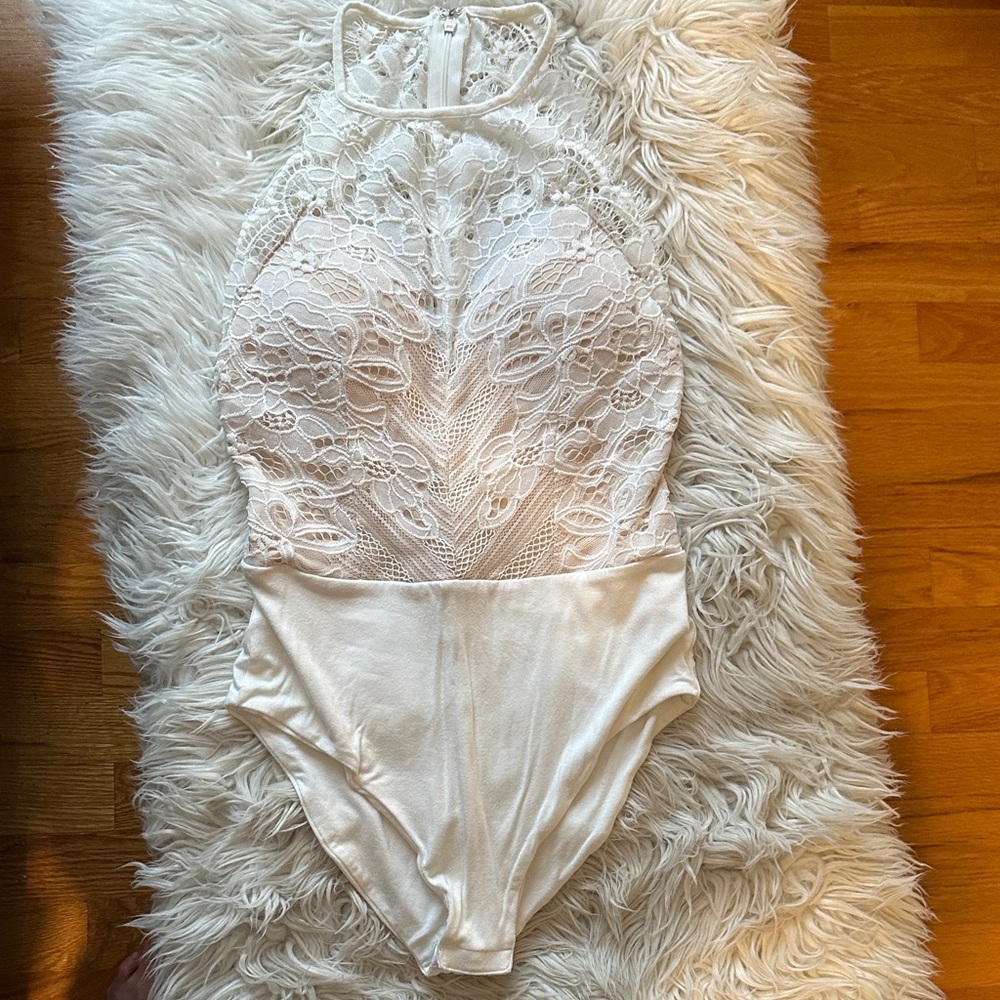 L'ATISTE White Lace Bodysuit
